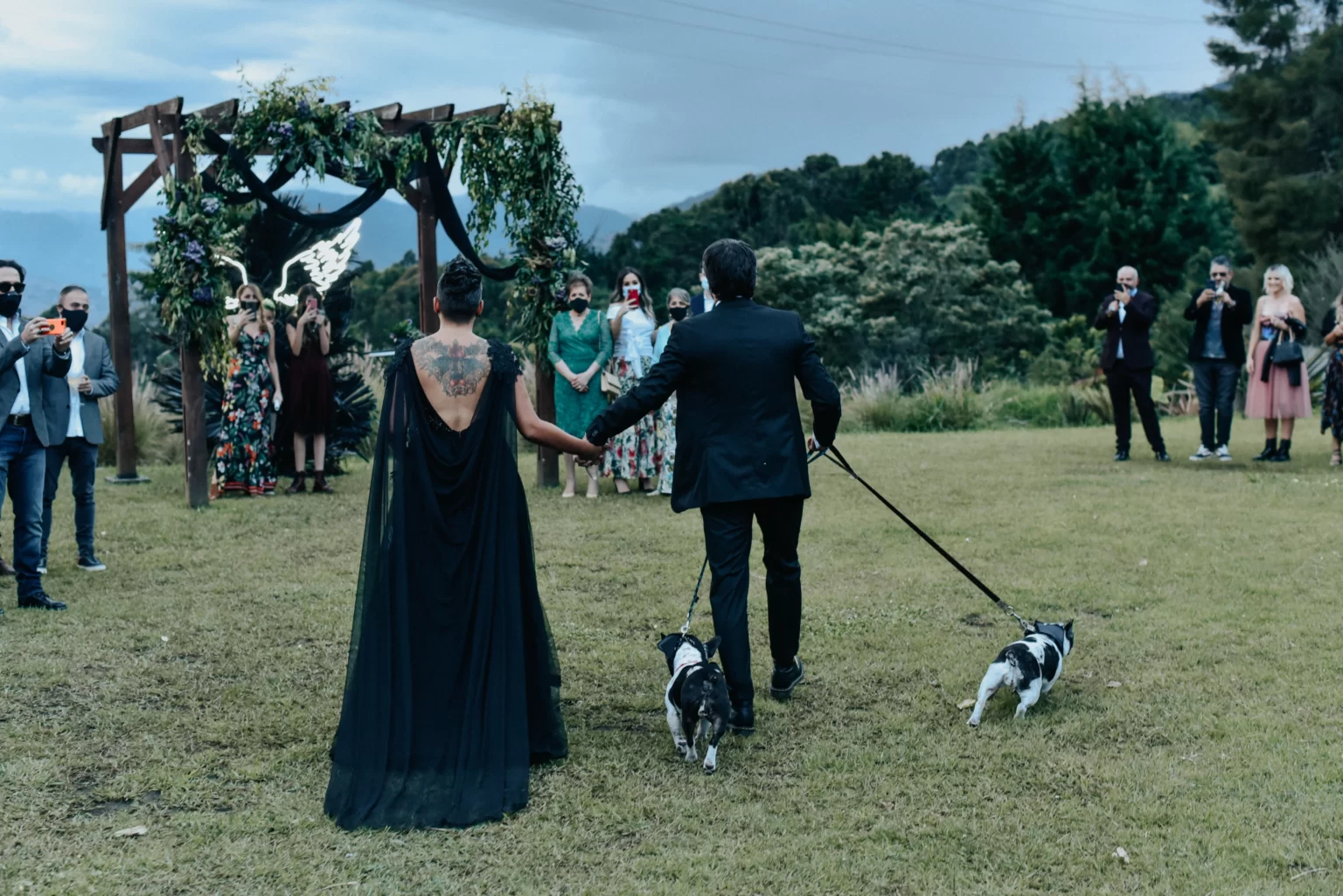 Comienza a planear tu boda temática rockera con todo el estilo.